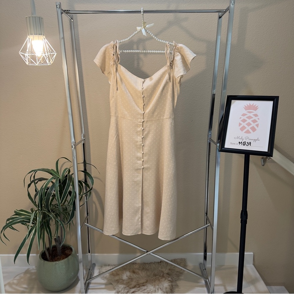 Gal Meets Glam size 12 cream linen polka dot button front pockets midi dress